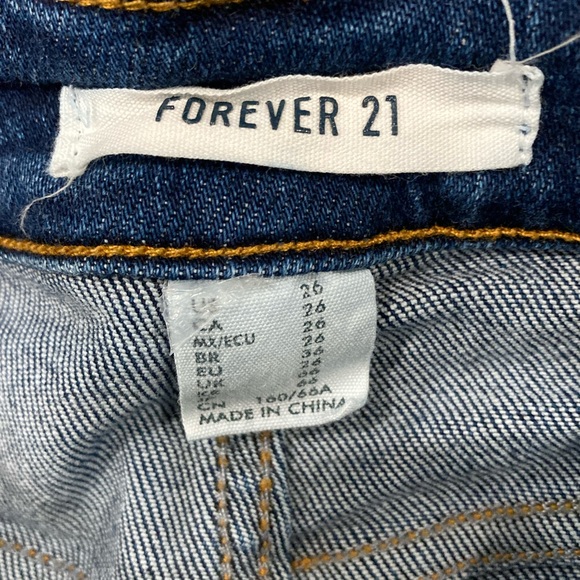 American eagle ripped skinny jeans size 2. Used like new. Only worn a few times - Picture 3 of 3